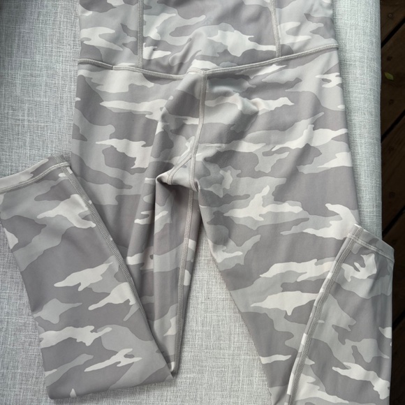 Athleta Elation 7/8 tight, Size S Camo - Picture 8 of 9